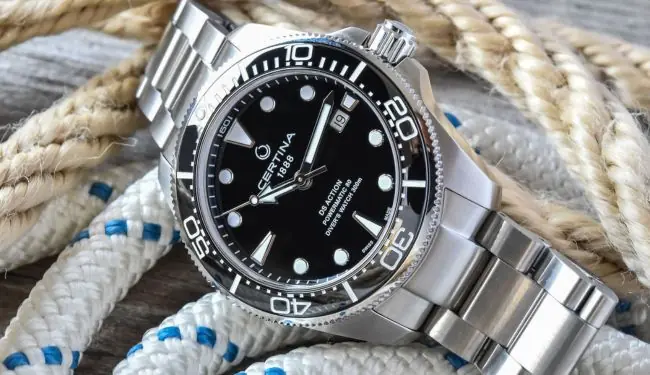 Certina watch repairs in London – Certina dive watch on steel bracelet close-up