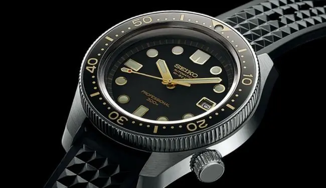 Seiko watch repairs – Seiko dive watch with black dial, rotating bezel and rubber strap